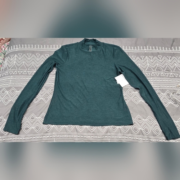 Beyond Yoga Featherweight Moving On Pullover Size Medium - Picture 1 of 9